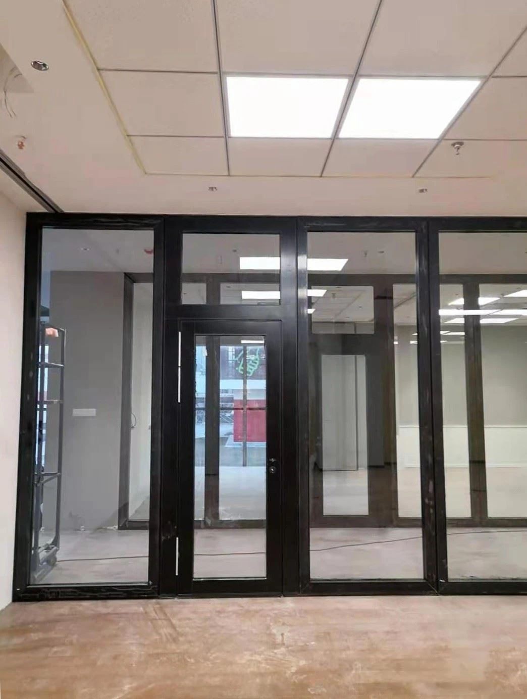black aluminum profile with 10mm tempered glass openning swing glass door in the middle black aluminum profile with 10mm tempered glass openning swing glass door in the middle