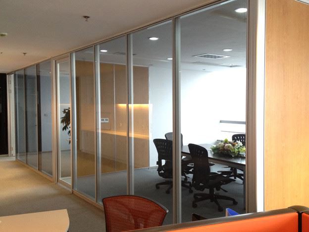 90C glass partition_ 90C glass partition_