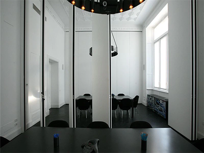 seminar room partition  wall