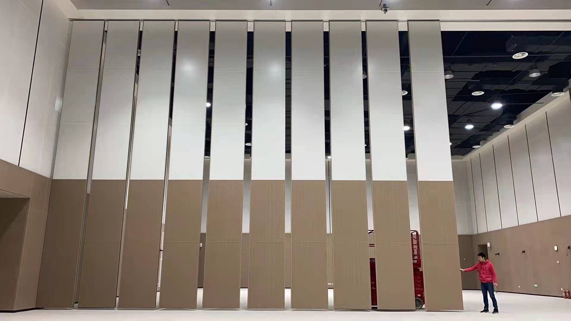 convention hall partition wall