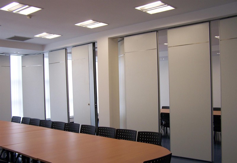 Floor-rail-less movable partition Floor-rail-less movable partition