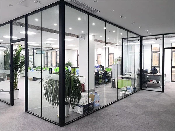 Modern Office Glass Partition Walls with Black Aluminum Frames for Workspace Division Modern Office Glass Partition Walls with Black Aluminum Frames for Workspace Division